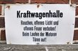 Hinweisschild "Kraftwagenhalle"